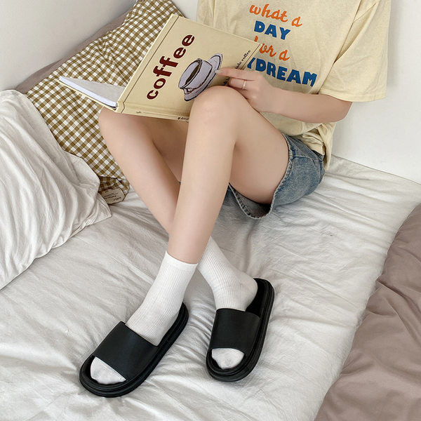 Novi model ženskih jednobojnih papuča sa ravnim đonom