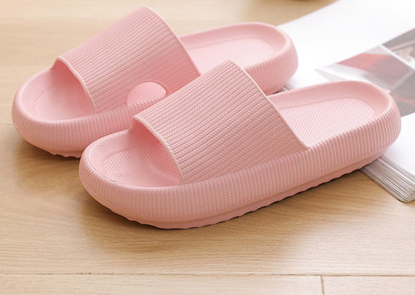 Γυναικείες καλοκαιρινές παντόφλες κατάλληλες για καθημερινή χρήση