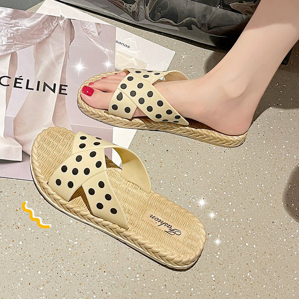 Ležerne ženske papuče s potplatom na točkice