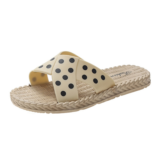Ležerne ženske papuče s potplatom na točkice