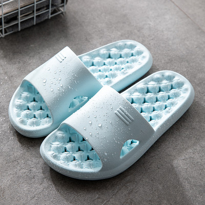 Vannituppa sobivad naiste kummisussid