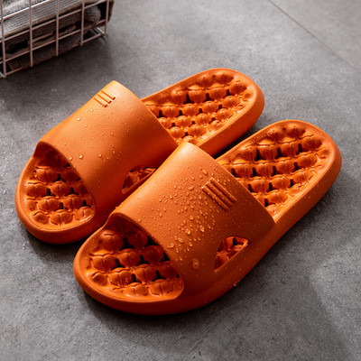 Vannituppa sobivad naiste kummisussid