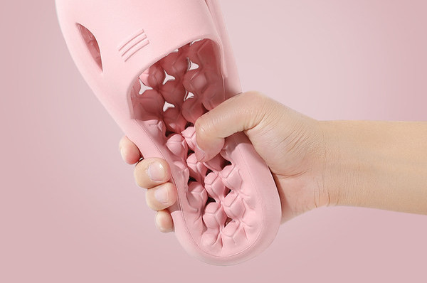 Vannituppa sobivad naiste kummisussid