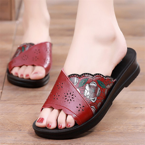 Ljetne ženske kožne papuče s ravnim potplatom