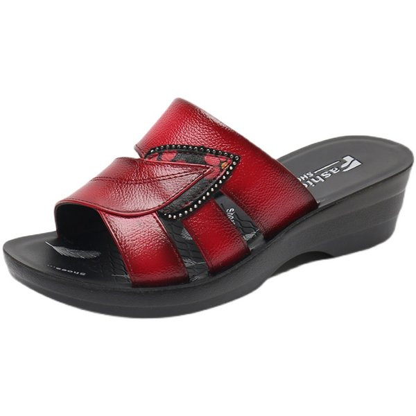 Ženske papuče od umjetne kože