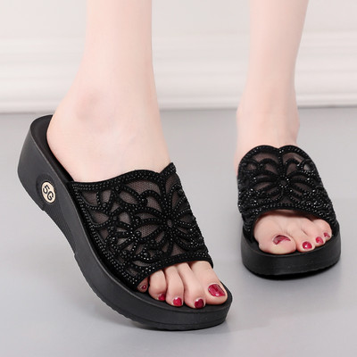 Μοντέρνες παντόφλες με πλατφόρμα 5 cm