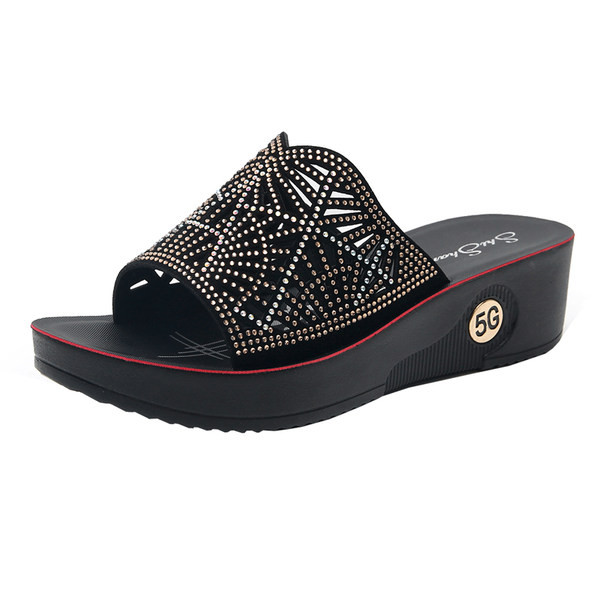 Moteriškos šlepetės su akmenukais ir platforma 5 cm