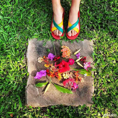 Γυναικείες παντόφλεσ σε πολλα χρώματα