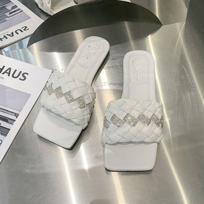 Ljetne papuče od umjetne kože s ravnim potplatom