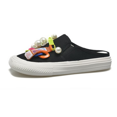 Naiste kandilised pärldekooriga tekstiilist sussid