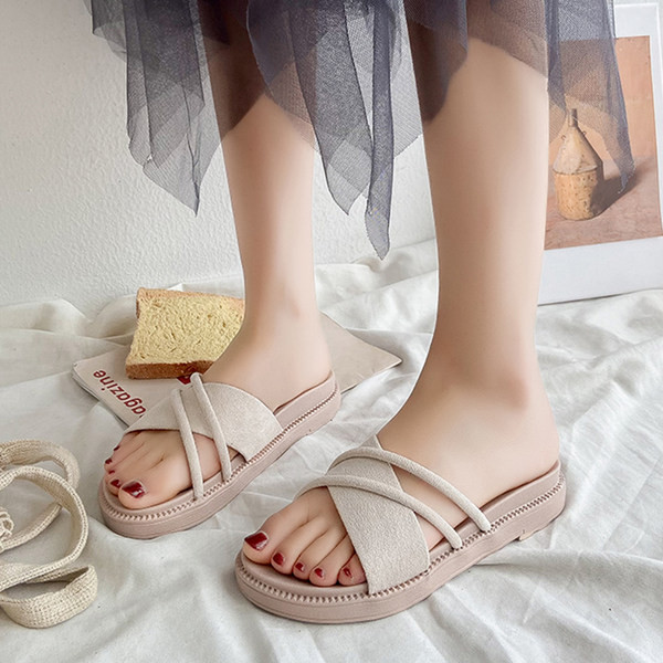 Naiste vabaaja sussid ristrihmadega