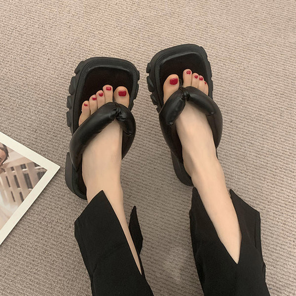 Moderne ženske papuče s grubim potplatom