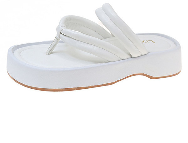 Ženske casual papuče od eko kože s platformom od 4 cm