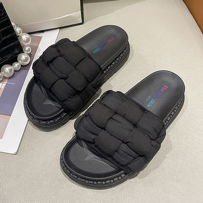 Ženske papuče s platformom i voluminoznim naramenicama