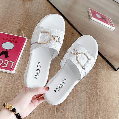 Metallist pandlaga valget värvi vabaaja daamid