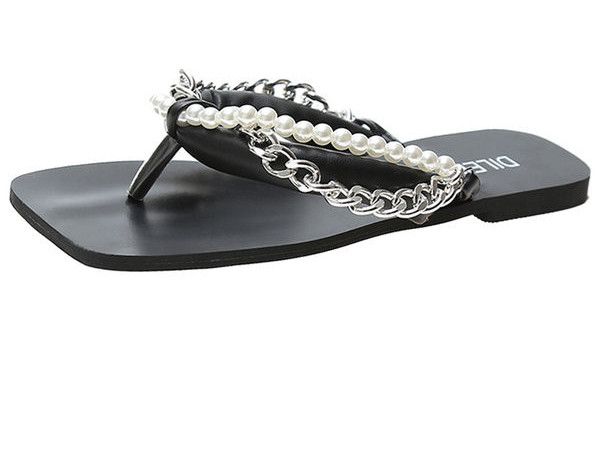 Ženske papuče između vrhova s biserima i metalnim lančićem