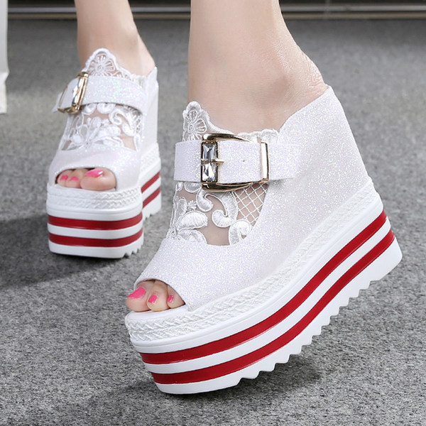 Papuci de dama cu platforma inalta si efect stralucitor