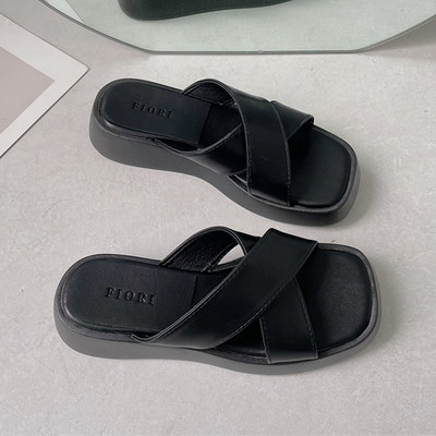 Ristirihmadega vabaaja sussid - valmistatud ökonahast