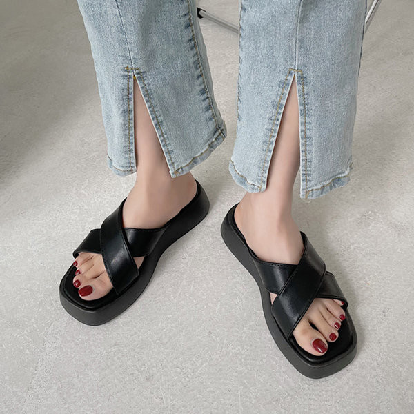 Ristirihmadega vabaaja sussid - valmistatud ökonahast