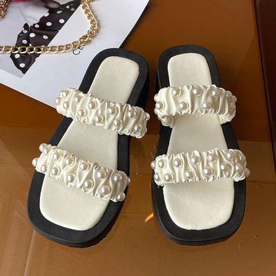 Ženske papuče s naramenicama s nabranim efektom i perlama