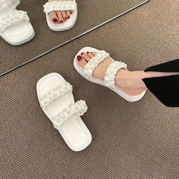 Ženske papuče s naramenicama s nabranim efektom i perlama