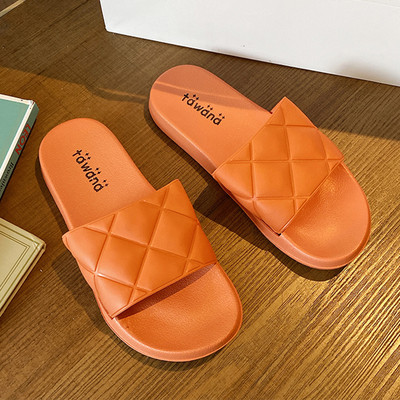 Mitmes värvitoonis lameda tallaga naiste sussid