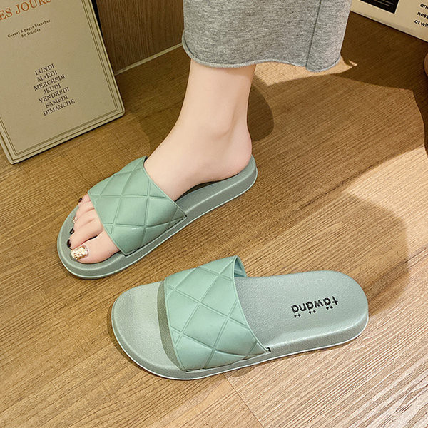 Mitmes värvitoonis lameda tallaga naiste sussid