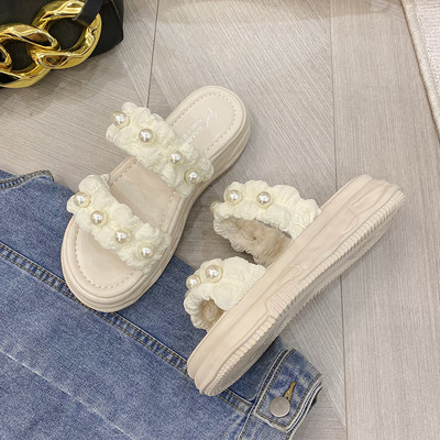 Ženske papuče s platformom i ukrasnim perlicama