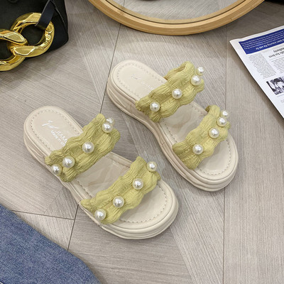 Ženske papuče s platformom i ukrasnim perlicama