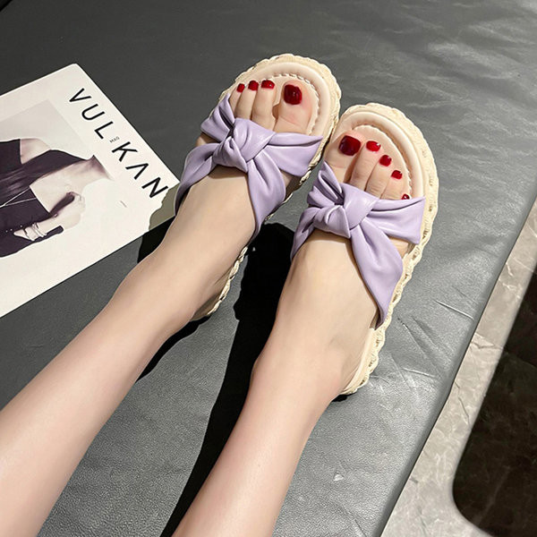 Casual γυναικείες παντόφλες με σταυρωτά δερμάτινα λουράκια