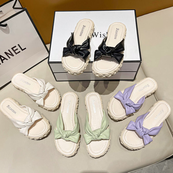 Casual γυναικείες παντόφλες με σταυρωτά δερμάτινα λουράκια