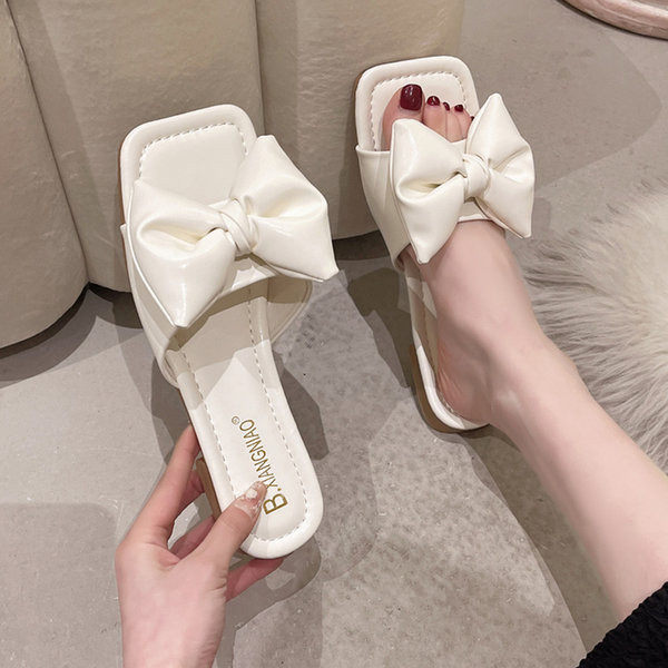 Ženske lakirane papuče s trakom