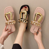 Moderne kožne papuče s metalnim ukrasom