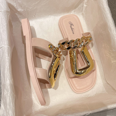 Moderne kožne papuče s metalnim ukrasom