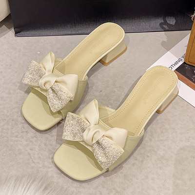 Дамски квадратни чехли с панделка и ток 4см 