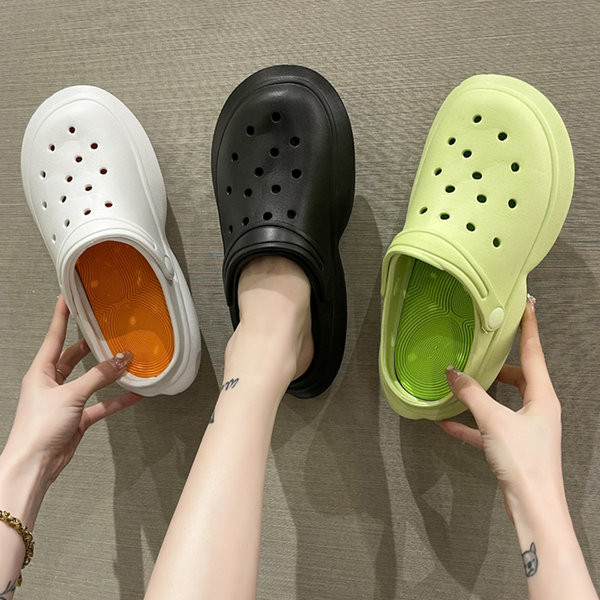 Naiste libisemiskindlad sussid