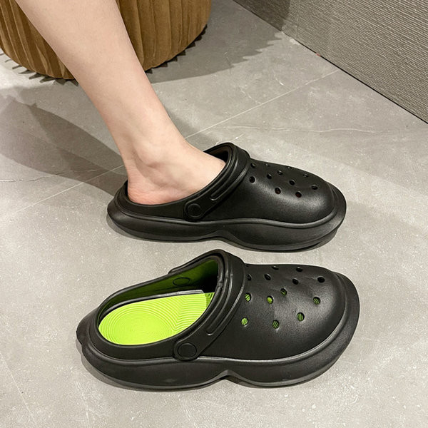 Naiste libisemiskindlad sussid