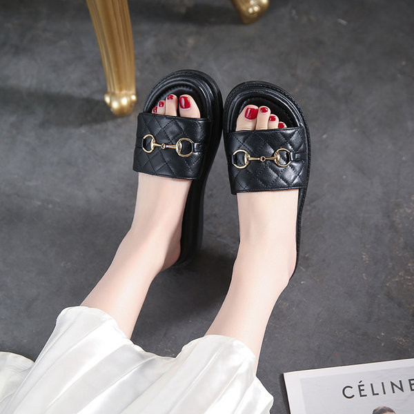 Casual ženske papuče od umjetne kože sa metalnim elementom