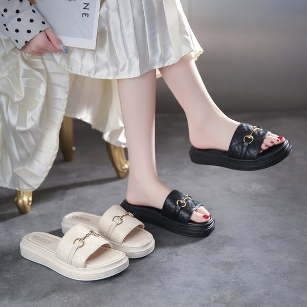 Casual ženske papuče od umjetne kože sa metalnim elementom