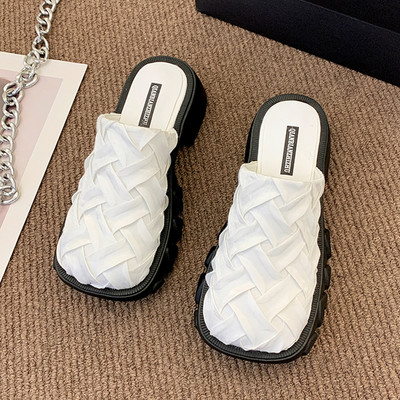 Нов модел чехли от текстил с груба подметка