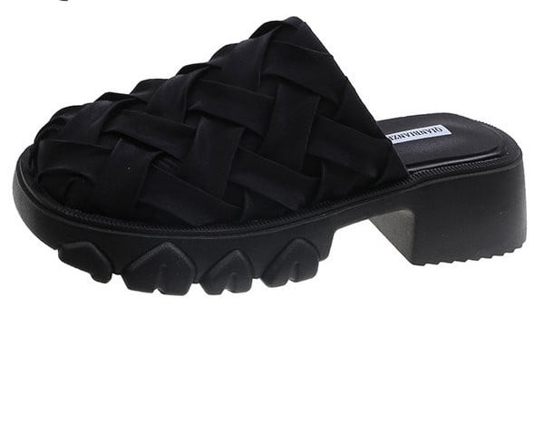 Нов модел чехли от текстил с груба подметка