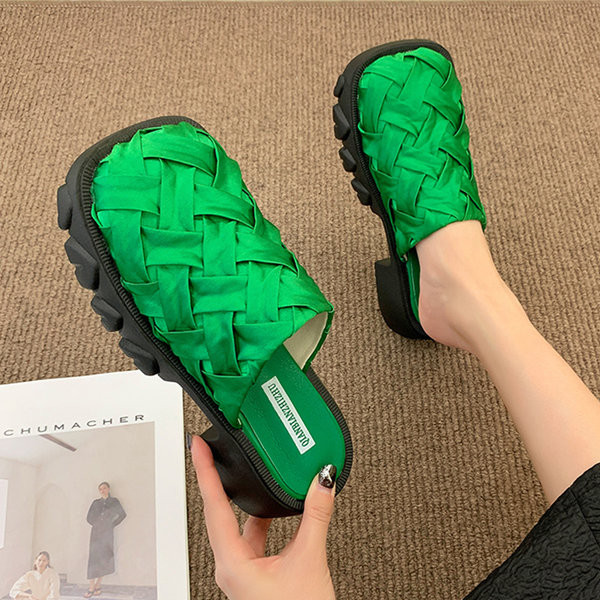 Нов модел чехли от текстил с груба подметка