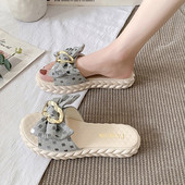 Ženske papuče s visokim potplatom 3 cm i metalnim elementom