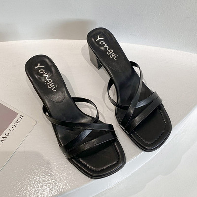 Ženske ležerne papuče s tankim križnim naramenicama