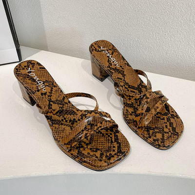 Ženske ležerne papuče s tankim križnim naramenicama