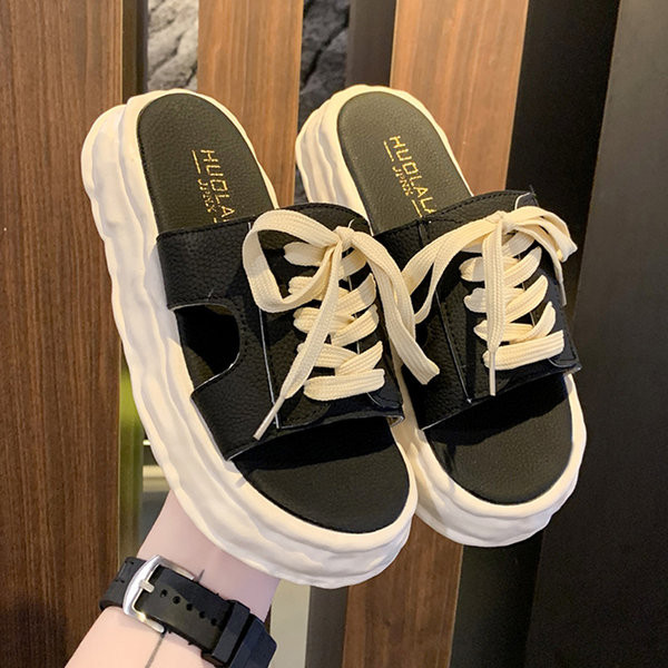 Ležerne papuče s ravnim potplatom i vezicama