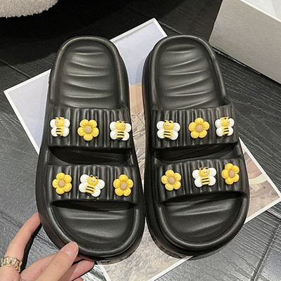 Дамски гумени чехли с 3D декорация нов модел