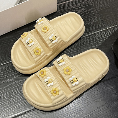 Дамски гумени чехли с 3D декорация нов модел