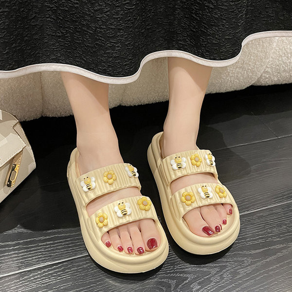 Дамски гумени чехли с 3D декорация нов модел