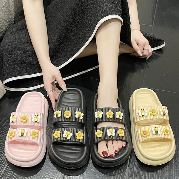 Дамски гумени чехли с 3D декорация нов модел